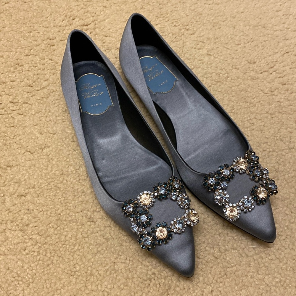 Women flats. Like new. Europe size 38. Designer style.